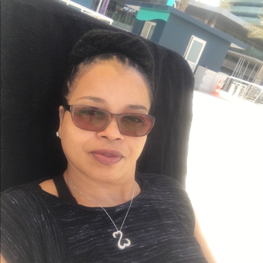 Meet your Posher, Deidra